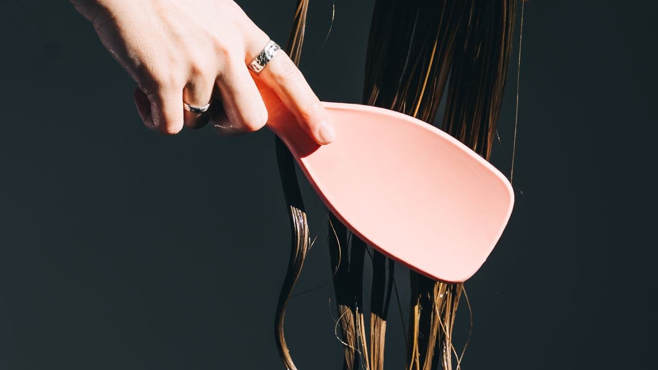 La spazzola per capelli bagnati: l'alleato anti-nodi da 10€ che tutti dovrebbero avere