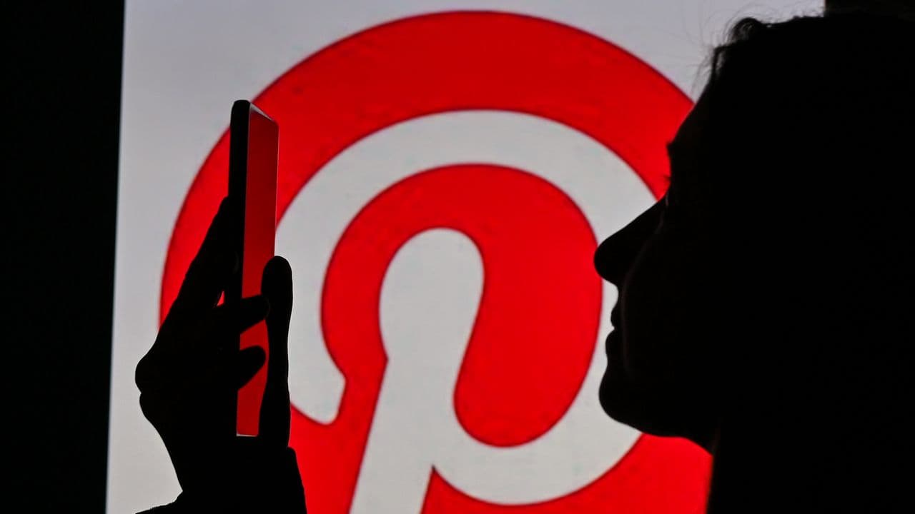 Pinterest nel caos: l'AI banna gli artisti e invade la piattaforma