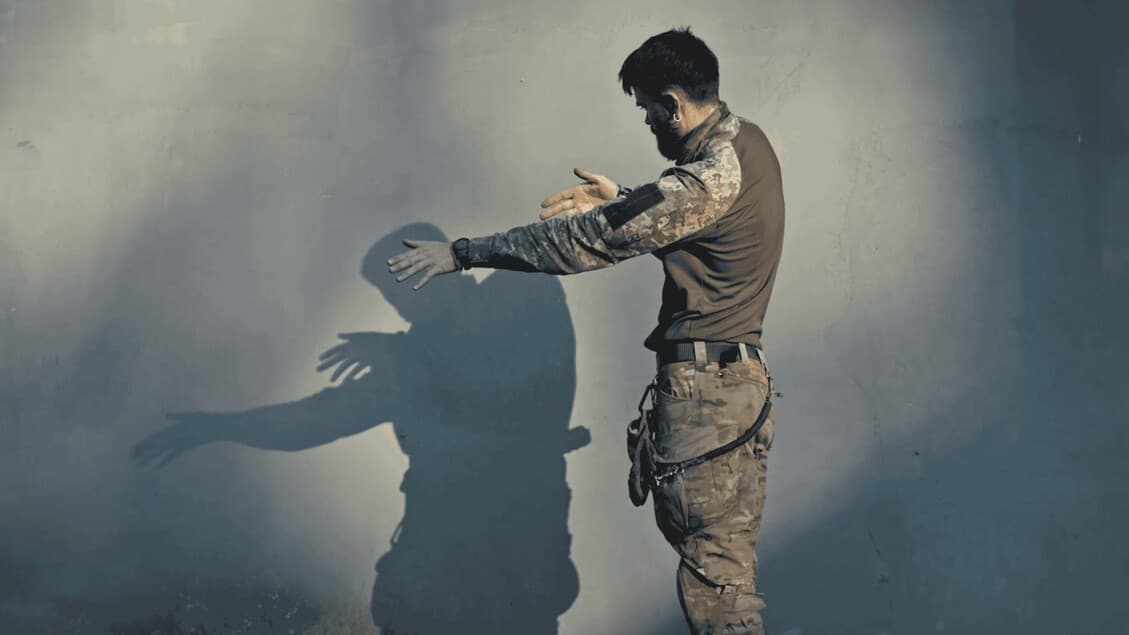 Da attore a cecchino: la trasformazione di Pavlo nell'Ucraina in guerra