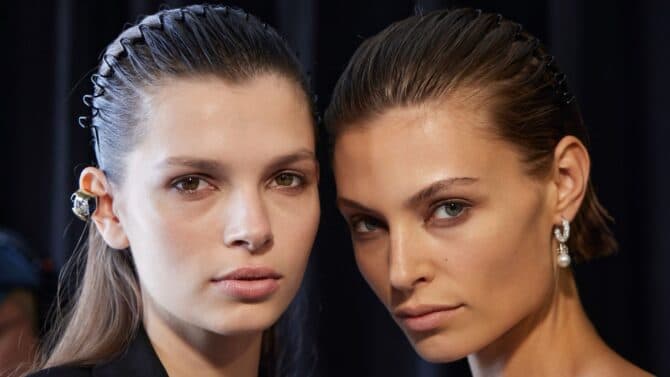 Caduta capelli in primavera: le soluzioni efficaci per contrastarla