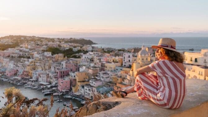 Le 10 mete più sicure al mondo per viaggiare da sola nel 2026