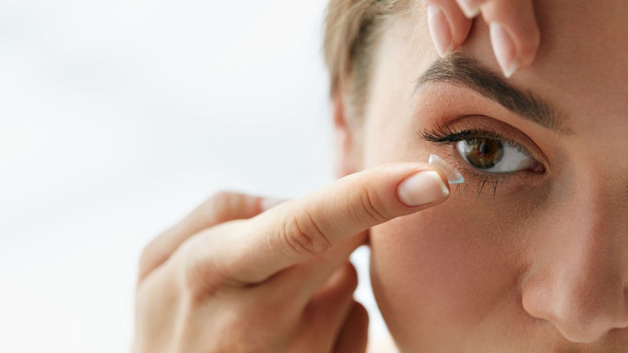 Lenti a contatto: gli errori che mettono a rischio la vista