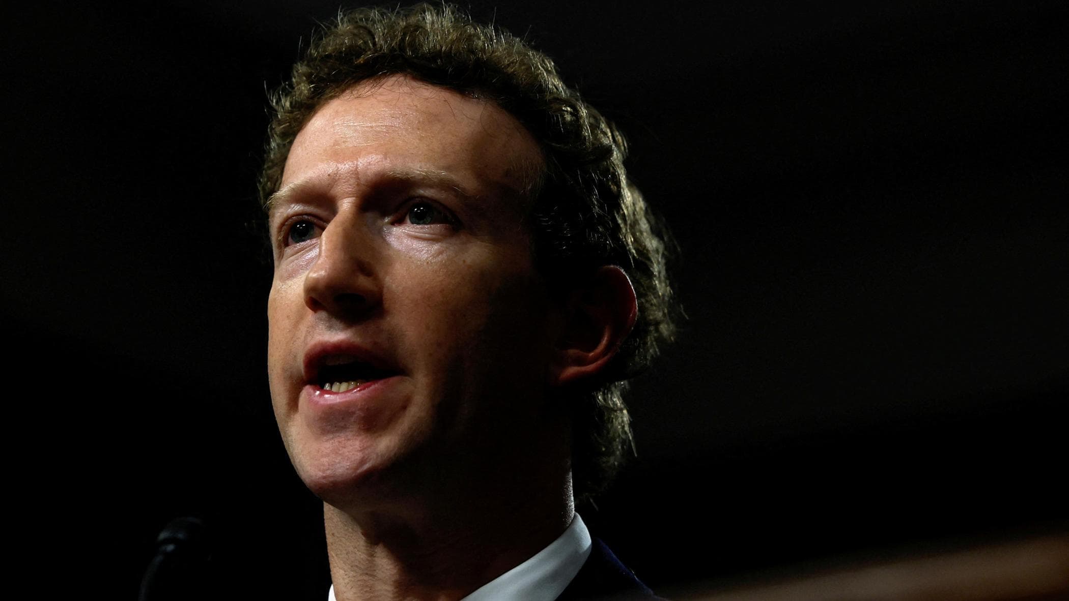 Zuckerberg testimonia in tribunale contro una ventenne