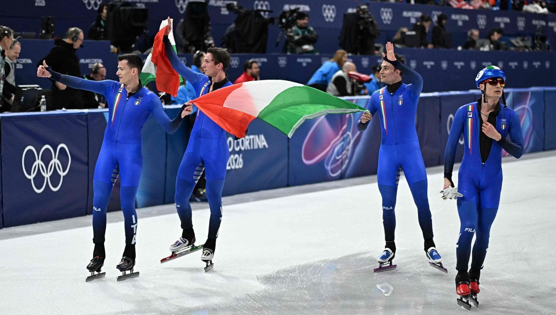 Milano Cortina 2026: Fontana quinta nei 1500m, staffetta maschile sul podio