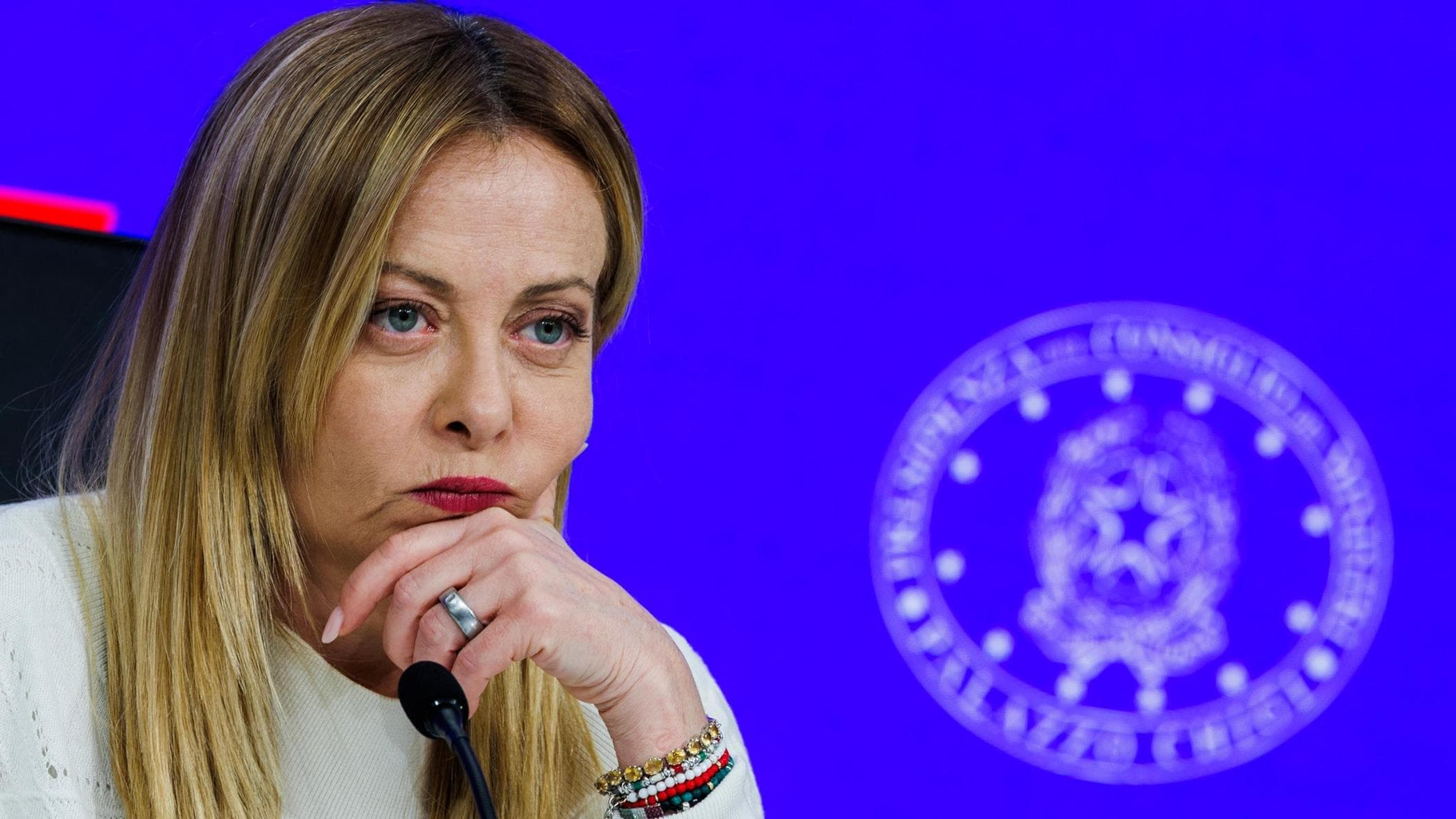 Governo Meloni in calo: il campo largo vincerebbe le elezioni